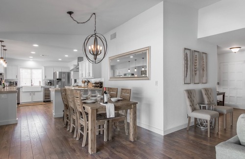 Magnesia Falls Cove House | New Modern Remodel! - Ranch Style Villa with Mountain Vistas