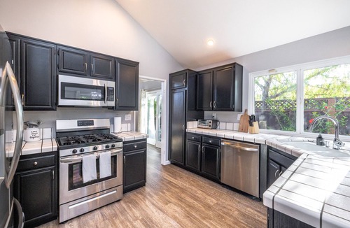 Foster City House | New! Modern & Sleek 4BR home w/high ceilings