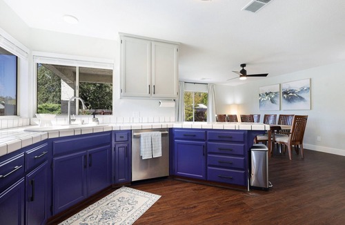 Redding Highlands House | NEW Overflow 96 : Pool - Hot tub- Central!