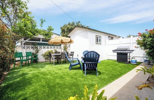 North Pacific Beach House | New Pacific Beach Surf Pad BBQ/Fire Pit-Sleeps 4