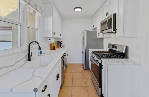 Lower State House | NEW! West Beach Bungalow