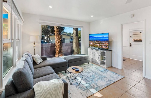 Lower State House | NEW! West Beach Bungalow