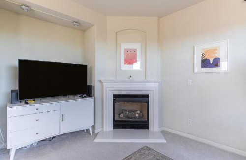 Newark Apartment | Newark 4br w backyard patio ac garage SFO-1586