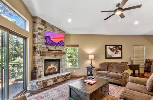 Tahoe Paradise Cabin | Newer Mountain Home! Hot Tub! Foosball! Soaking Tub! Bunk Beds!