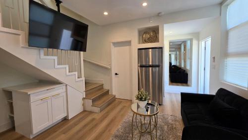 Pico - Robertson Apartment | Newly Built & Bright 2BR Home Near Beverly Hills - Great neighborhood