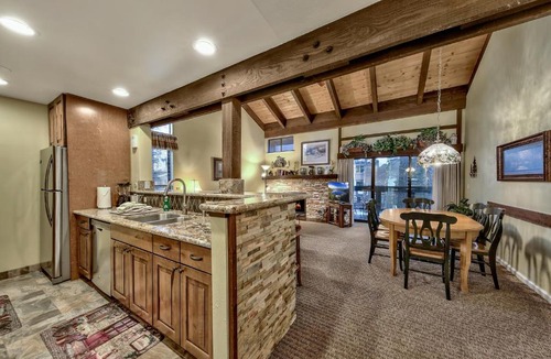 South Lake Tahoe House | Newly Remodeled 2 Bedroom Townhome With Loft Townhouse