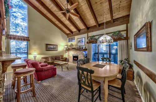 South Lake Tahoe House | Newly Remodeled 2 Bedroom Townhome With Loft Townhouse