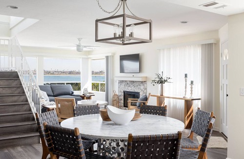 Mission Beach House | Newly remodeled bayside home directly on the beach with rooftop deck, W/D, & AC