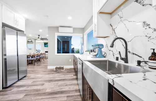 Ocean Beach House | Newly Remodeled Mansion With Breathtaking 300° Views! AC, Parking, Spacious!