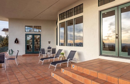 Santa Rosa Villa | Newly remodeled wine country villa. Outstanding. Sleeps 16