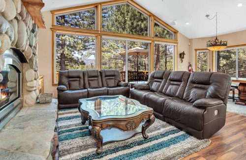 Country Club Estates House | Newly renovated custom mountain home w/ stunning views, hot tub & more