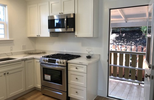 Sausalito Apartment | Newly Renovated 2 BR Apartment in the Heart of Sausalito