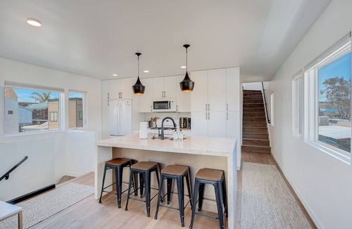 San Diego House | Newly Renovated 3-Story Beach Home | Rooftop Patio, Fire Pit & Steps to Bay & Ocean