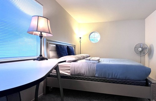 Stockton House | Nice Big Bedroom in 2500 SQFT Single House p2