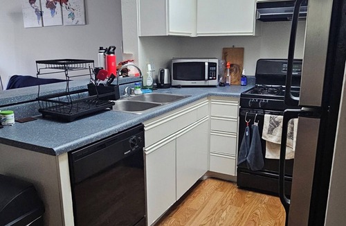 Ladera Heights Apartment | Nice &quiet 1 bedroom, 1 bath apartment located at only 10 min from LAX Airport,