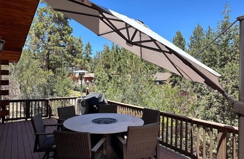 Whispering Forest Cabin | No Better Escape than Our Private Lot with Relaxing Deck, Firepit table, 3BR w/Game Loft, Pac Man tabletop games console!