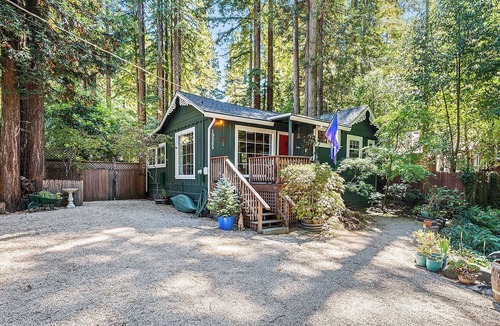 Northwood Cabin | Northwoods Serenity Charming Cabin-Perfect getaway spot