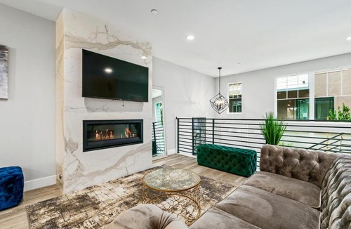 Carlsbad Village House | Oak Manor
