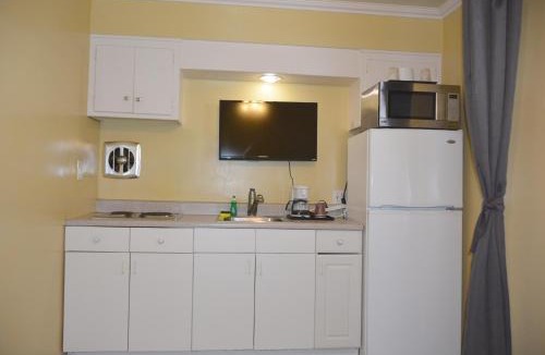 San Roque Hotel | Oasis Inn and Suites