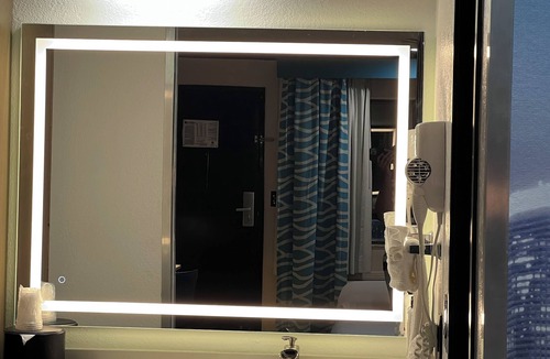 East Side Costa Mesa Hotel | OC Hotel Costa Mesa