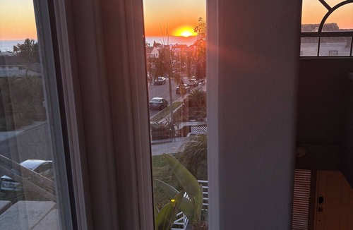La Jolla Mesa House | Ocean View 3br/3ba with Central AC & garage parking
