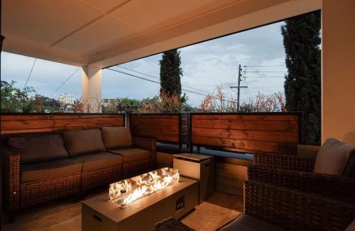 Middletown House | Ocean Views and City Oasis