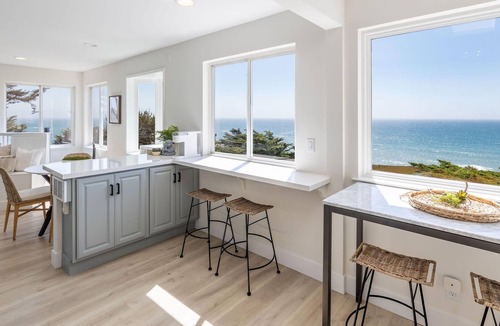 Moss Beach House | Oceanfront Coastal Home w/ Breathtaking Views – Hiking, Beaches & More