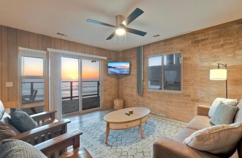 Carlsbad Village Apartment | Oceanfront Getaway Ocean Views Fire Pit BBQ Beach Access