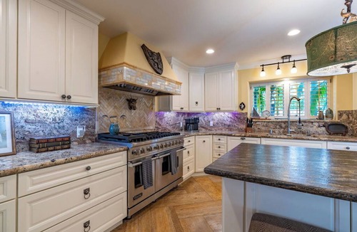 Village of La Jolla House | Oceanview Estate, Walk to Village and Coast Walk