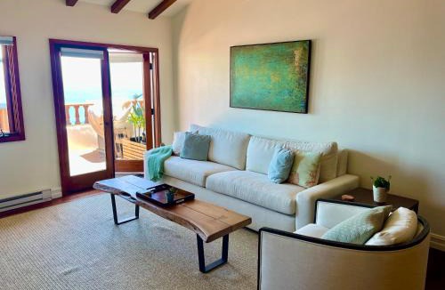 Avalon Villa | Oceanview Retreat W Balcony & Bbq
