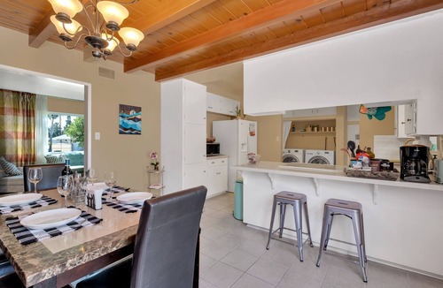 Ontario House | ⭐️offering the Lowest Rate (2000 sqf)-KingBed, Pool Table, 55” Smart TV