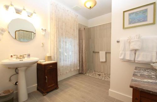Cambria Bed & Breakfast | Olallieberry Inn Bed and Breakfast