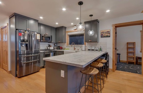 Olympic Valley House | Olympic Valley Hideaway - Newly Remodeled Cabin with Private Hot Tub