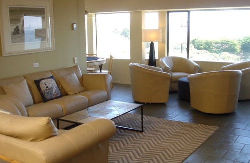 Bodega Bay House | ON A BLUFF WITH 180 DEGREE CLOSE WATER VIEWS SHORT WALK TO THE BEACH