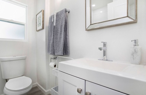 West Los Angeles Apartment | One bedroom
