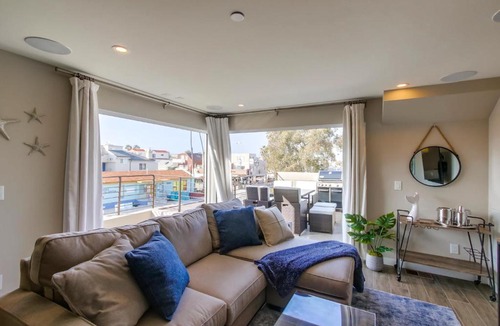 Mission Beach House | Ostend Villa