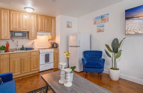 Marina House | Otter’s Den by Monterey Beaches and Aquarium