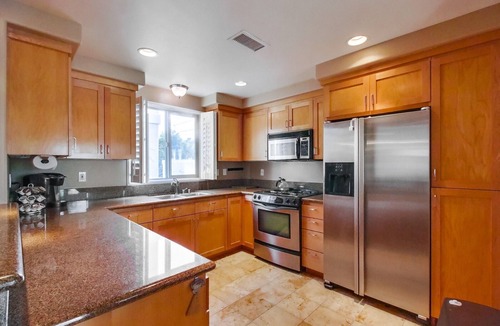 North Pacific Beach House | Pacific Beach Townhome | 3BR w/Hot Tub + Views