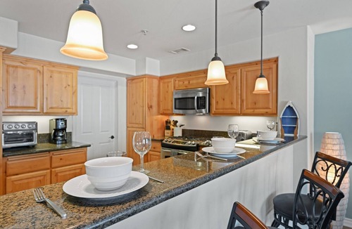 Crown Point Condo | Pacific Blue Three| Walk to the Beach | 3 BR Home