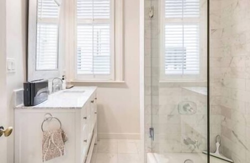 Pacific Heights House | Pacific Heights Victorian Bedroom & Bathroom