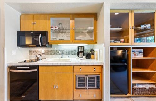 Olympic Valley Apartment | Palisades Tahoe Lodge Rentals Studio #207