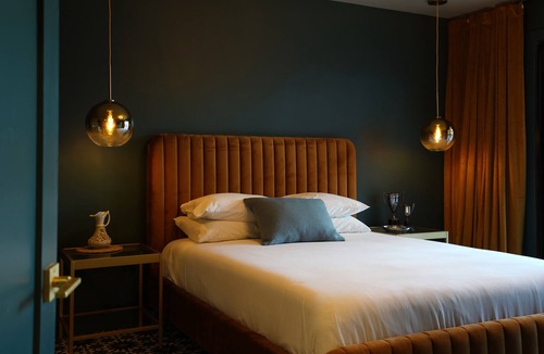 Tahquitz River Estates Hotel | Palm Springs' hottest new boutique hotel can be all yours. Sleeps up to 22 VIPs
