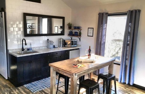 Mariposa House | Papillon Cellars
