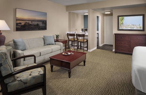 Central Mission Beach Hostel | Partial Bay View Studio King, Bahia Resort, Family-Friendly and Game Room