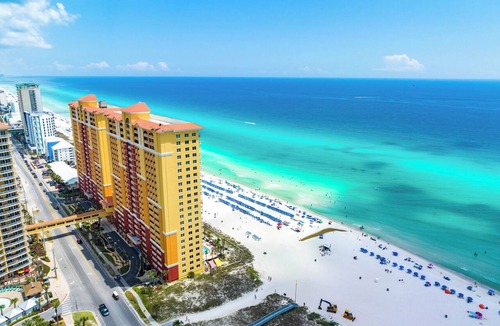 Panama City Beach Hotel | PCB Getaway Gulffront, 2nd Floor, 1 King, 3 full, 1 twin, sofa bed FREE BEACH CHAIRS and umbrella