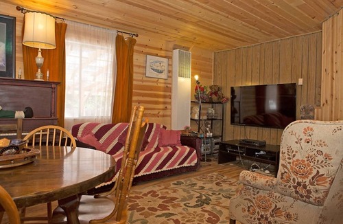 South Lake Tahoe Cabin | Peaceful cabin with WiFi in South Lake Tahoe
