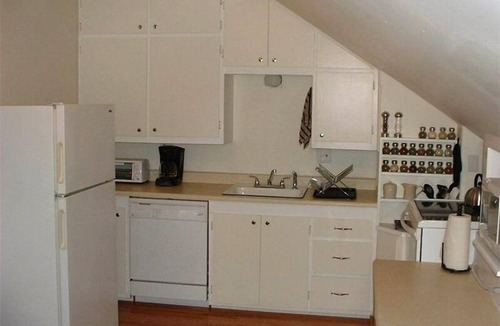 Ferndale Main Street Historic District Apartment | Peaceful View Vacation Rental