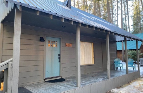 Donner Lake Woods Cabin | Peek of Donner Lake | Ski Lease Available!