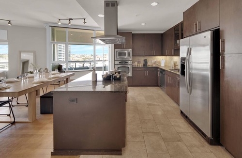 Marina District Condo | Penthouse Views 2BR/2BA High-Rise Retreat