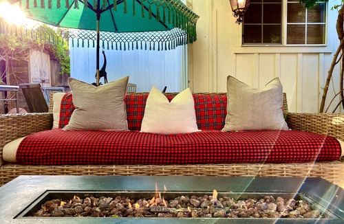 Lower State House | Perfect cozy and comfortable getaway two blocks from Oldtown State Street!